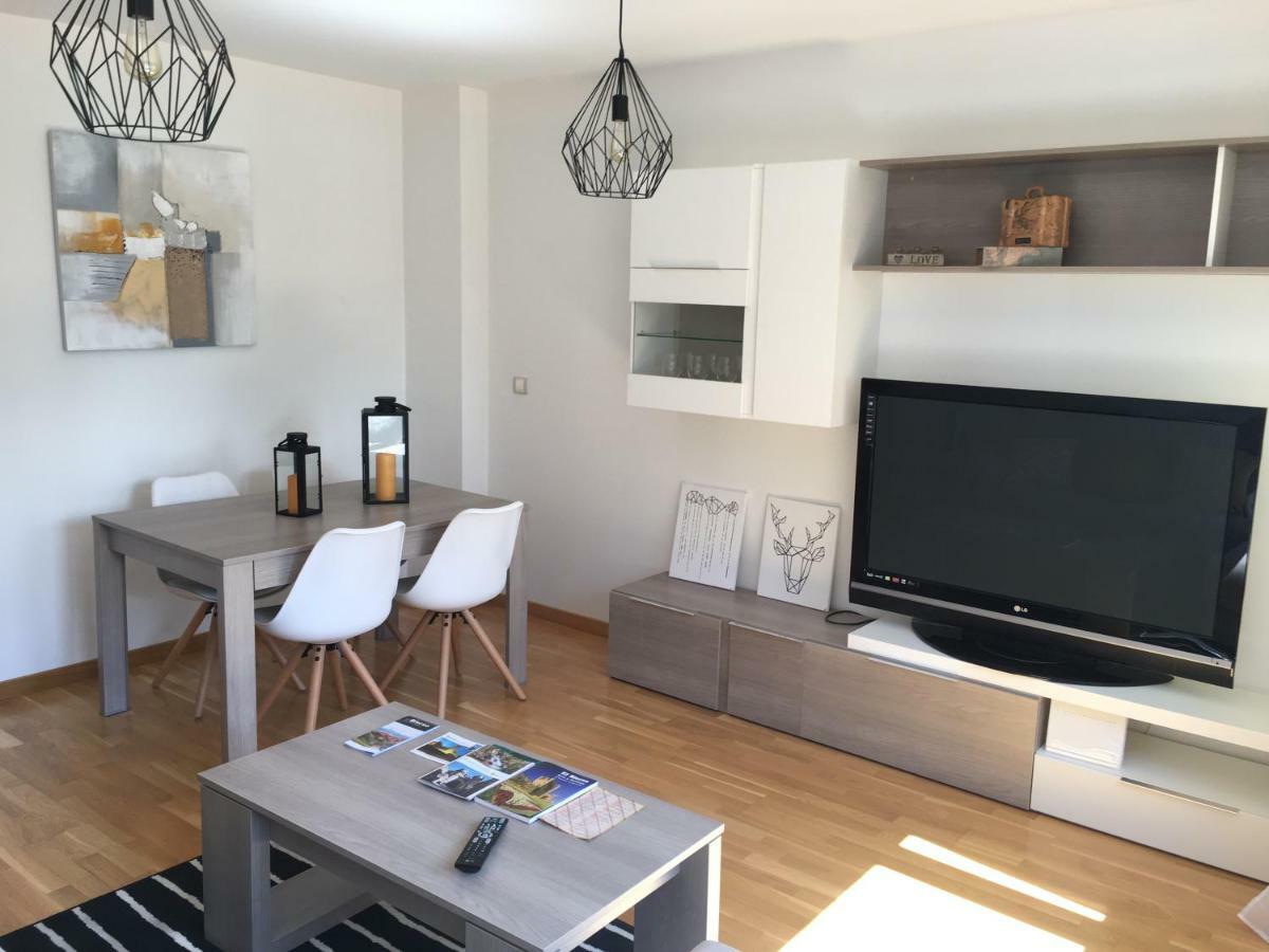 Alojamiento La Rosaleda Ponferrada Extérieur photo