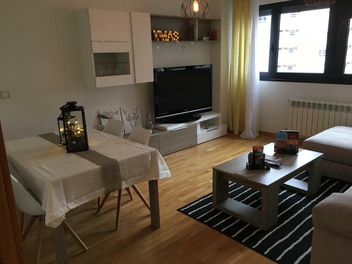 Alojamiento La Rosaleda Ponferrada Extérieur photo